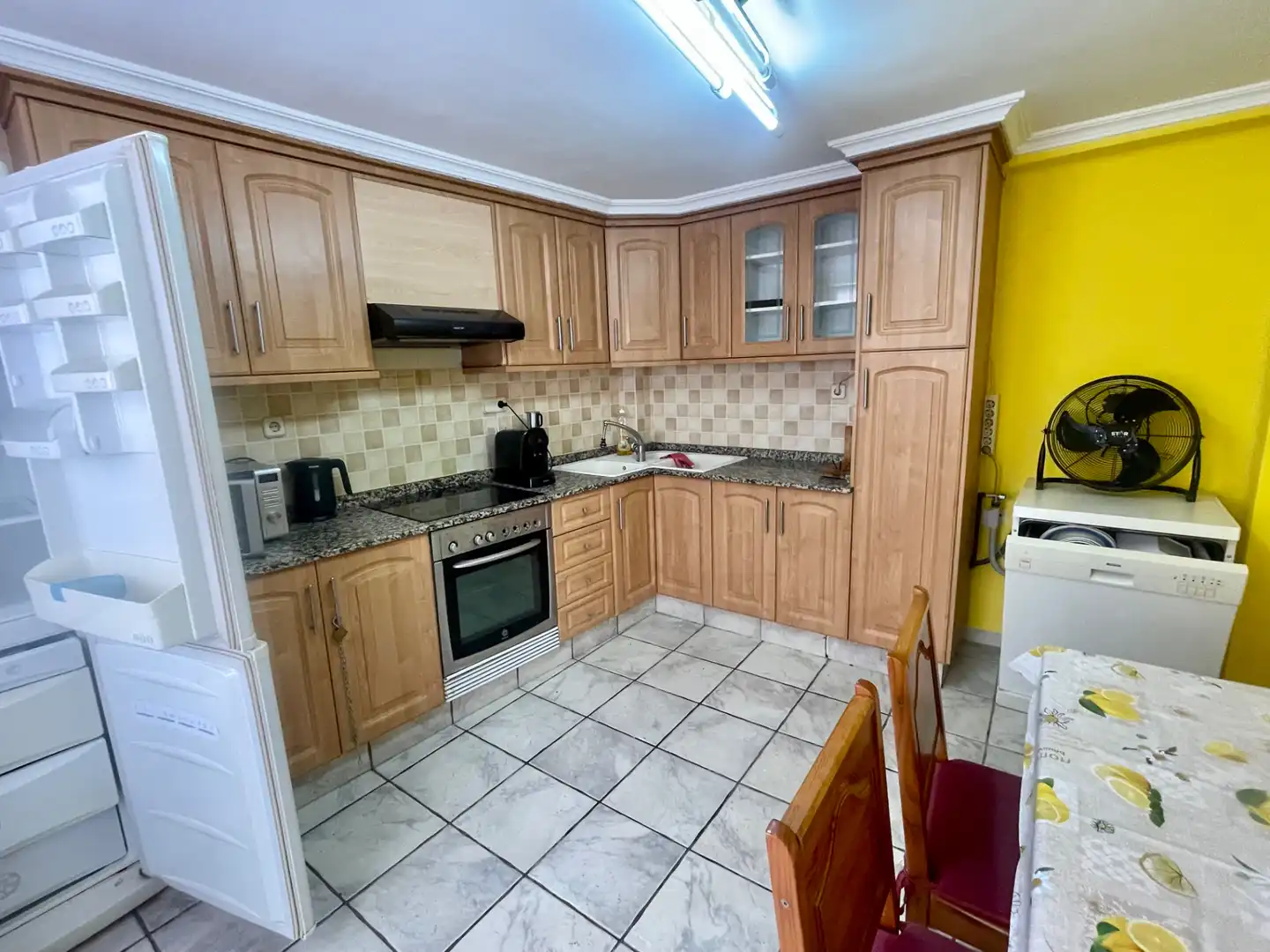 Cuina de Apartament de lloguer en Sagunto / Sagunt amb Aire condicionat, Terrassa i Moblat