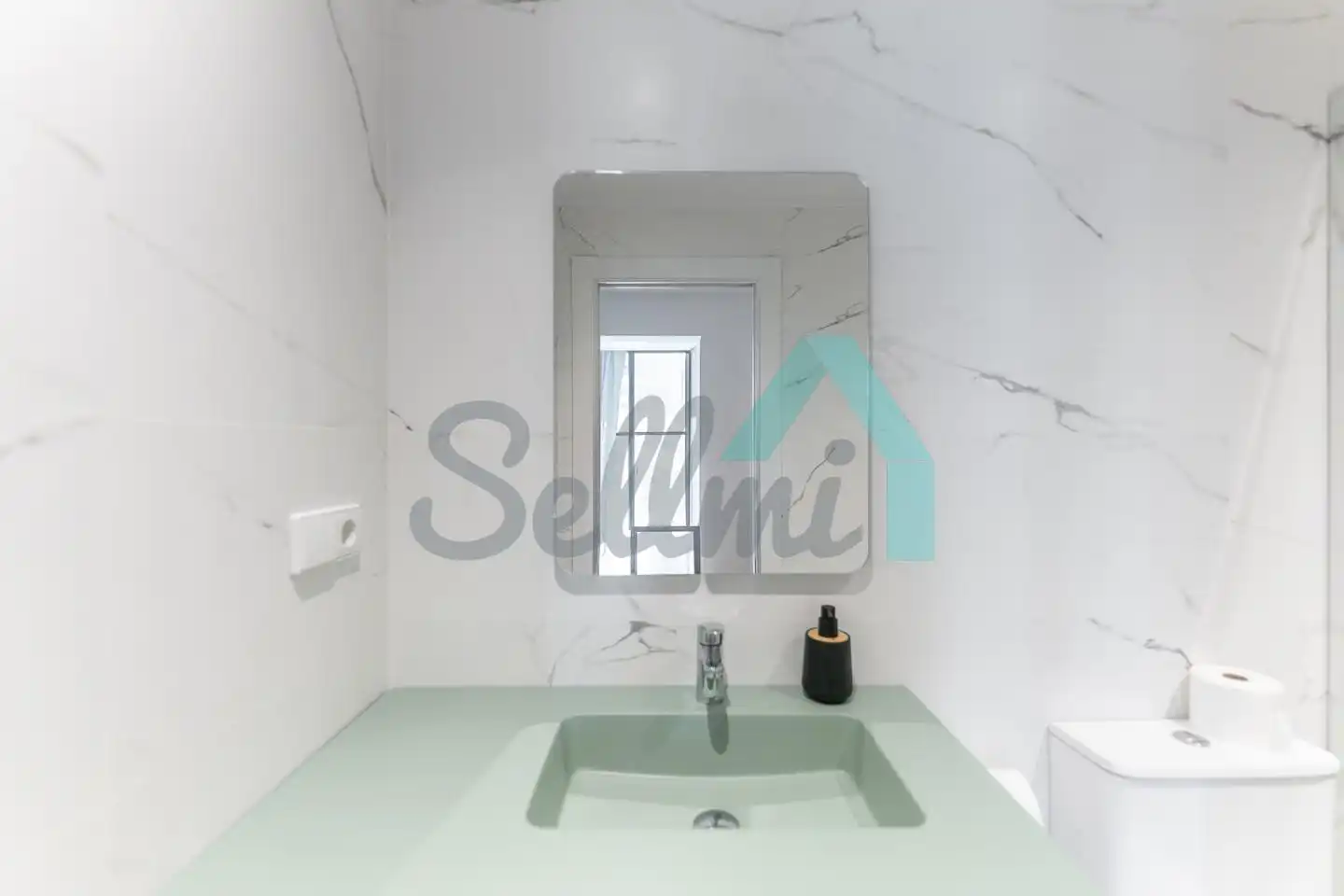Baño de Piso para compartir en Oviedo  con Aire acondicionado, Calefacción y Jardín privado