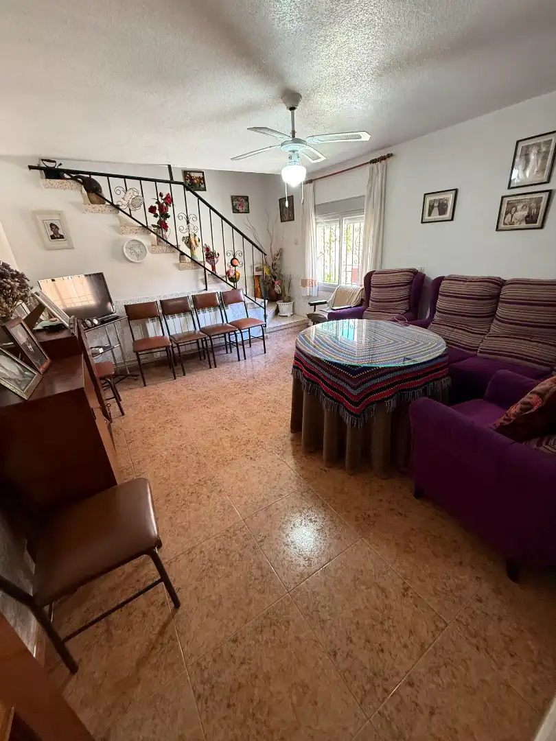 Sala d'estar de Casa o xalet en venda en Alcalá la Real amb Calefacció, Jardí privat i Terrassa