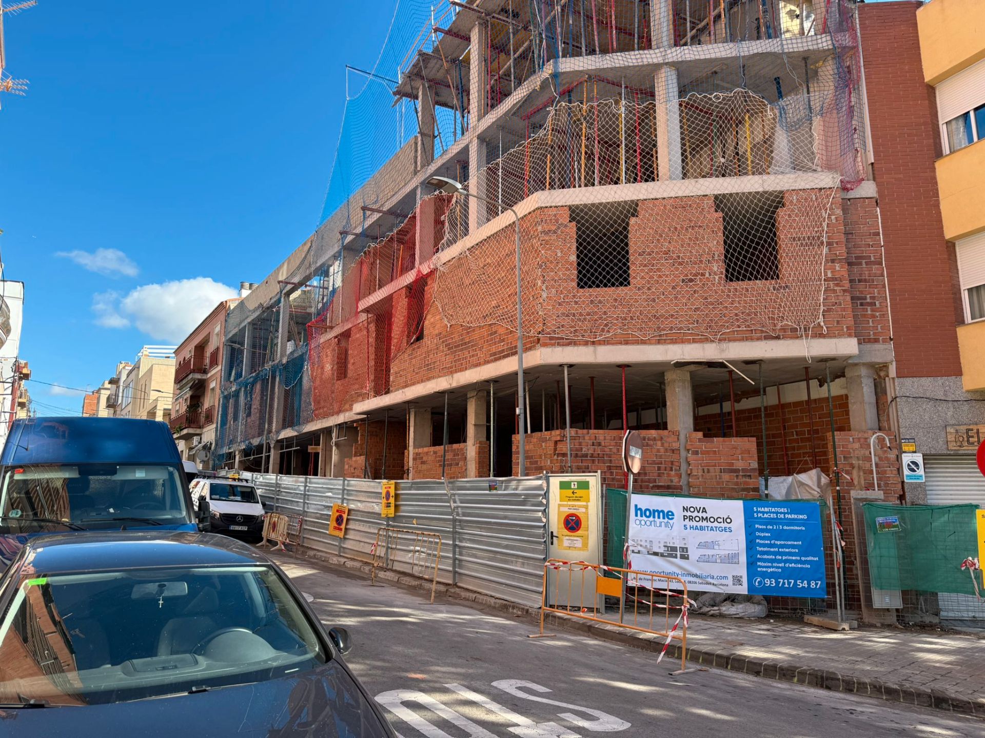 Exterior view of Flat for sale in Sabadell  with Air Conditioner, Heating and Oven