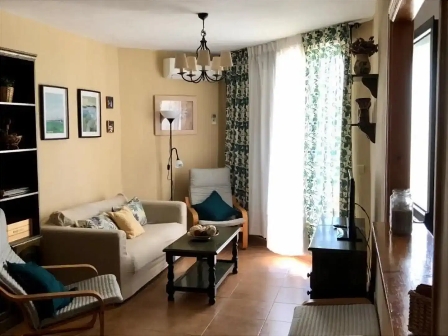 Wohnzimmer von Wohnungen zur Miete in Zahara de los Atunes mit Klimaanlage, Schwimmbad und Balkon