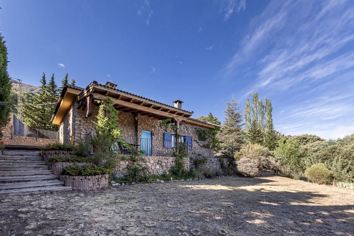 Exterior view of House or chalet for sale in Huétor de Santillán  with Private garden, Terrace and Swimming Pool