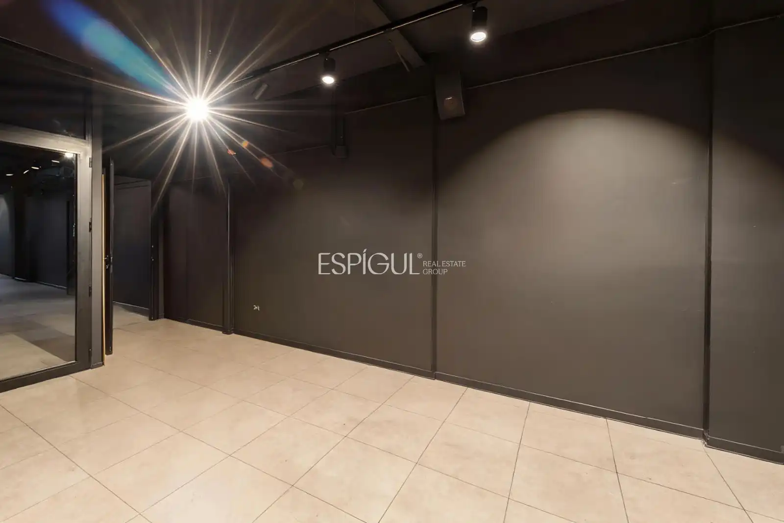 Local en venta en Sant Cugat del Vallès con Alarma
