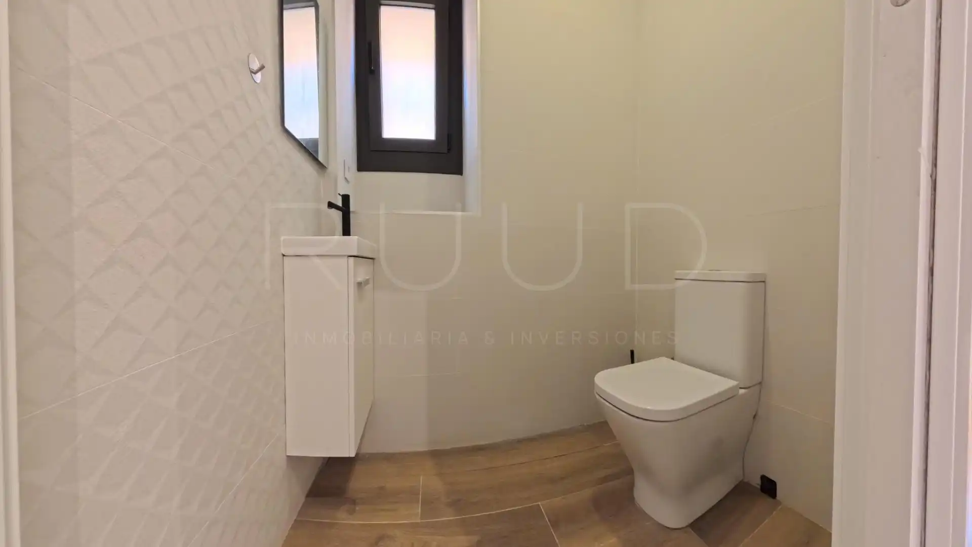 Badezimmer von Wohnung zur Miete in Centre Vila 