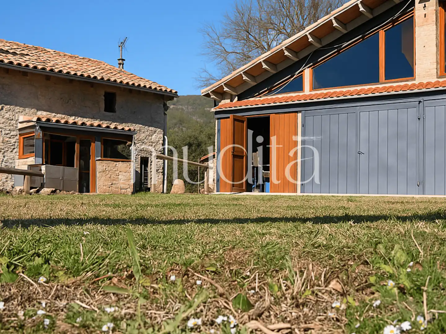 Vista exterior de Casa o xalet en venda en Les Llosses amb Calefacció, Terrassa i Traster