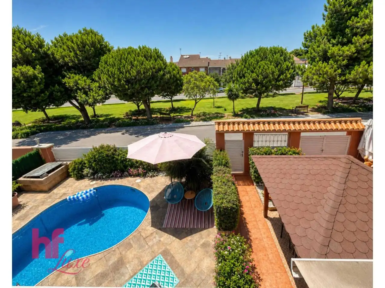 Piscina de Casa o xalet en venda en Cubelles amb Aire condicionat, Calefacció i Jardí privat