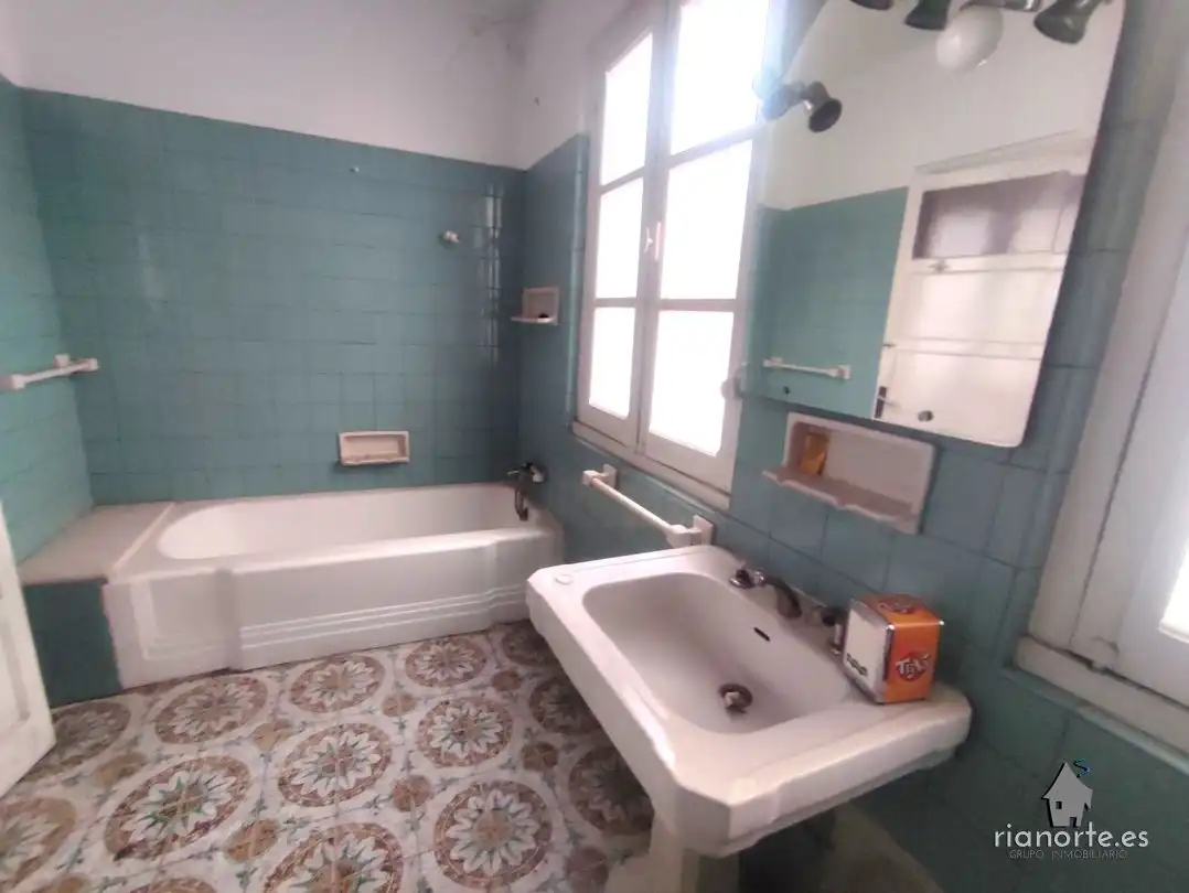 Bathroom of Houses for sale in Langreo  with Terrace and Storage room