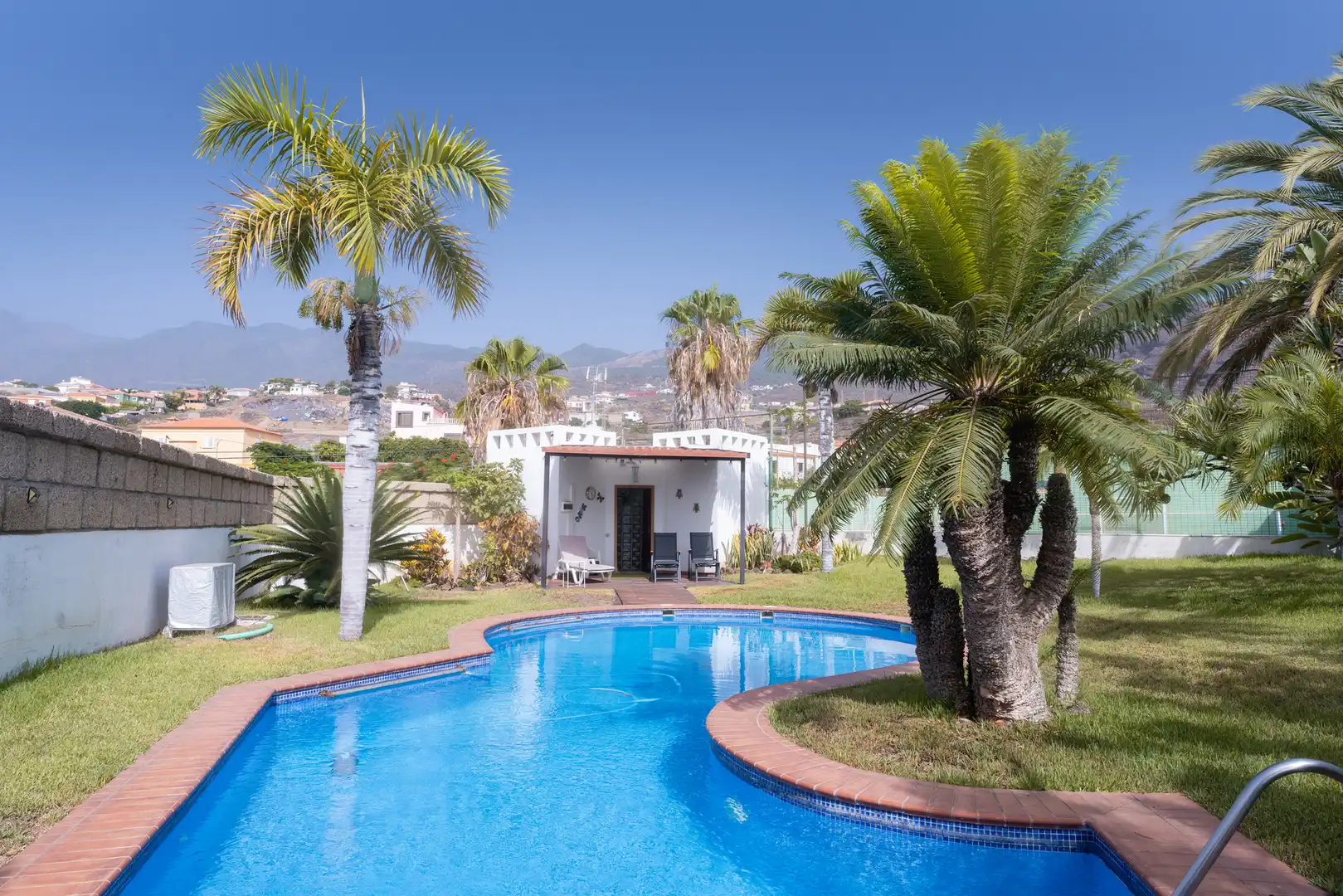 Piscina de Casa o xalet en venda en Candelaria amb Aire condicionat, Jardí privat i Terrassa