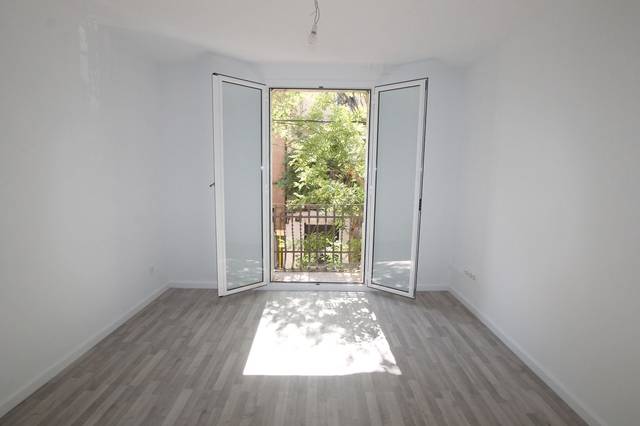 Piso en Alquiler en Carrer de Mata en El Poble Sec - Parc de Montjuïc