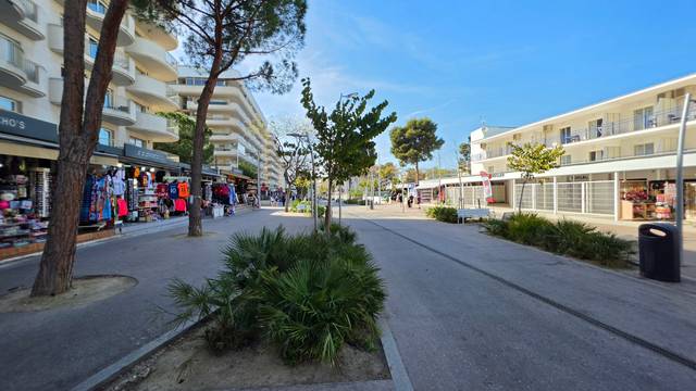 Local comercial en Alquiler en Carrer de Carles Buïgas, 67 en Mar i Camp - Platja dels Capellans