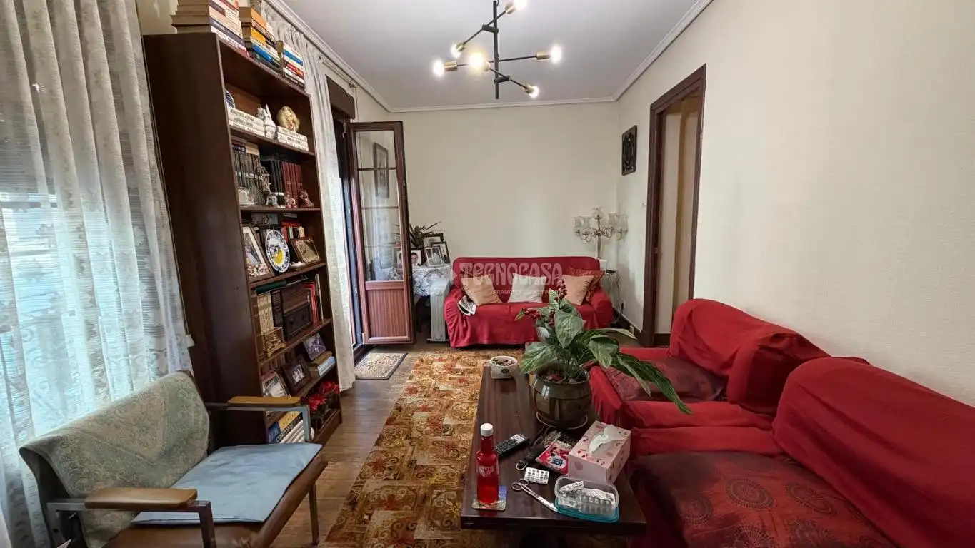Living room of Flat for sale in Bilbao   with Parquet flooring and Balcony