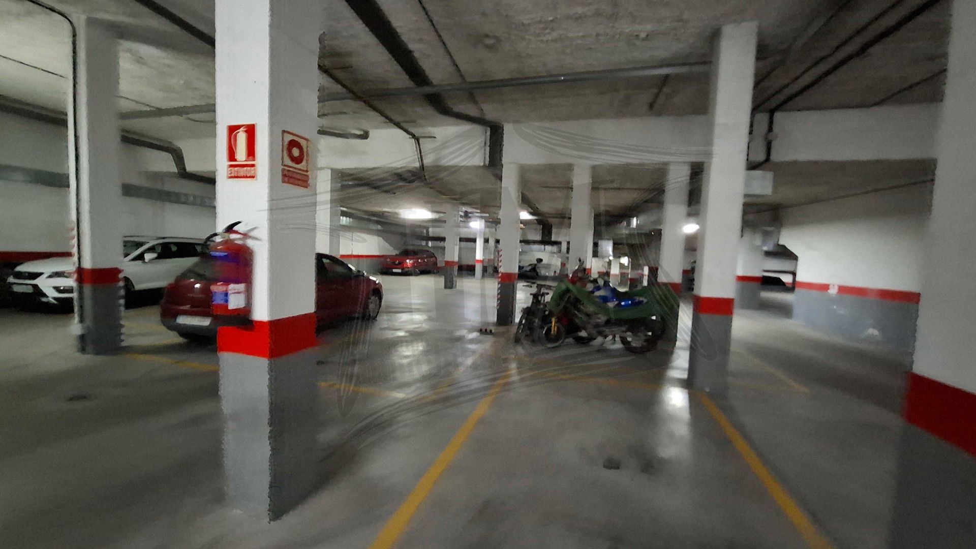 Parking de Dúplex en venta en Torres de la Alameda con Calefacción, Parquet y Terraza