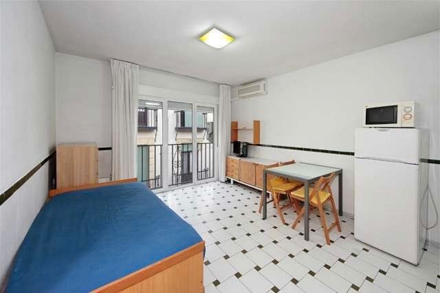 Bedroom of Study to rent in  Granada Capital  with Air Conditioner, Furnished and Washing machine