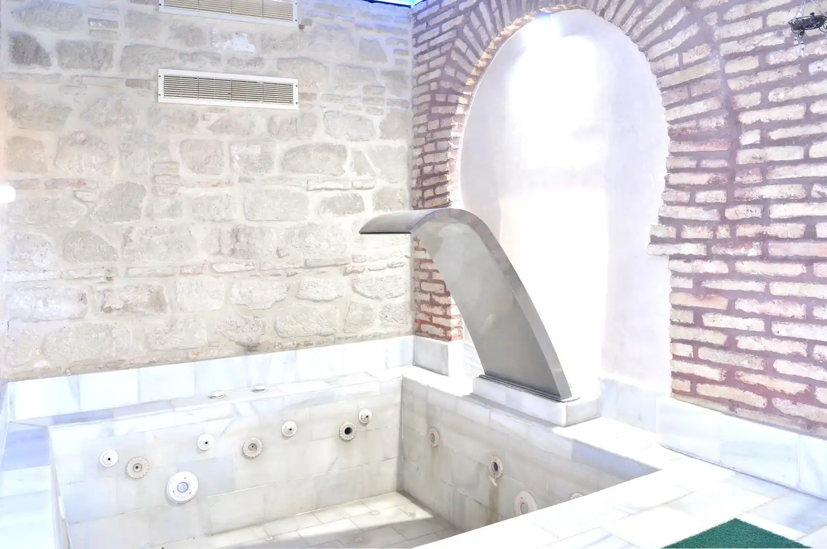 Bathroom of Houses for sale in Jerez de la Frontera  with Air Conditioner, Heating and Private garden