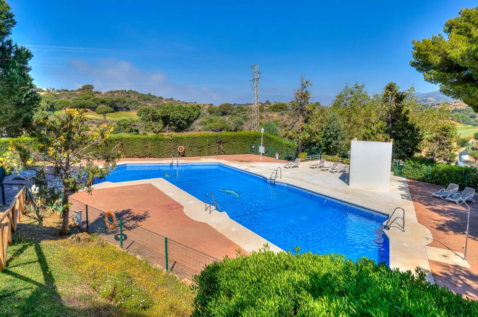 Piscina de Casa adosada en venda en Mijas amb Aire condicionat, Calefacció i Jardí privat