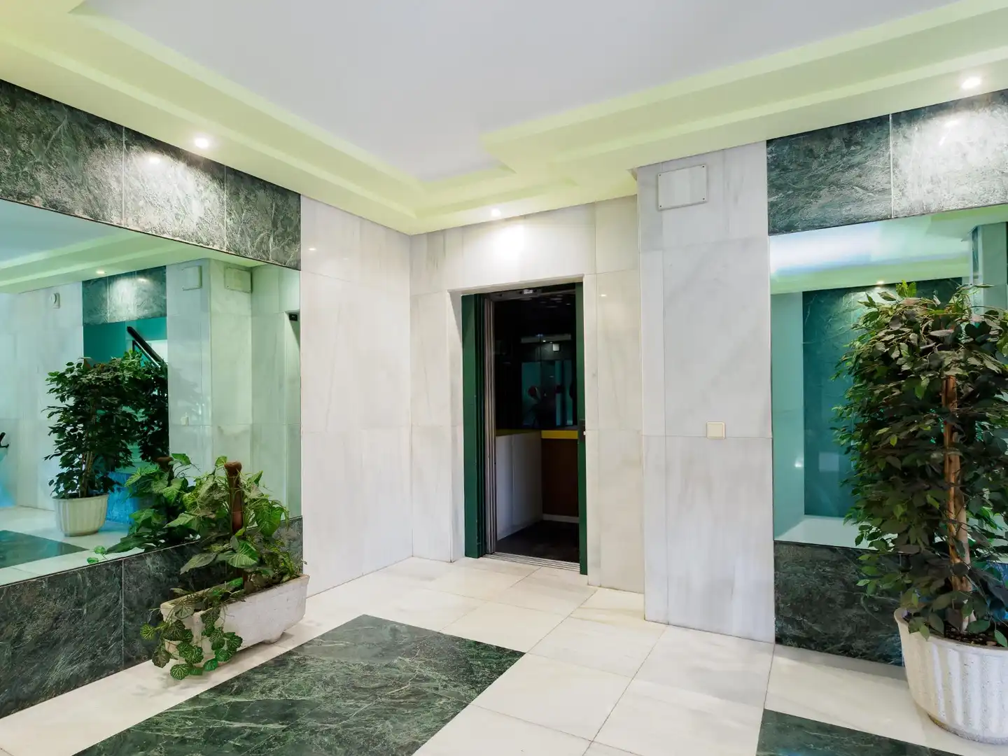 Piso en venta en Málaga con Jardín privado, Terraza y Trastero