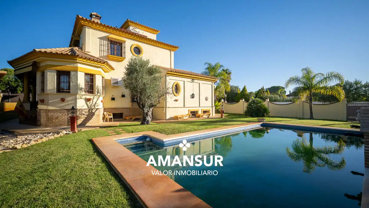 Chalet con piscina en venta en Avenida del Almendro, imagen 24