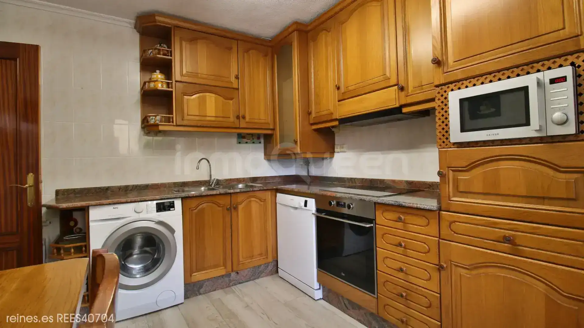 Cocina de Casa adosada en venta en Penagos con Jardín privado, Terraza y Amueblado