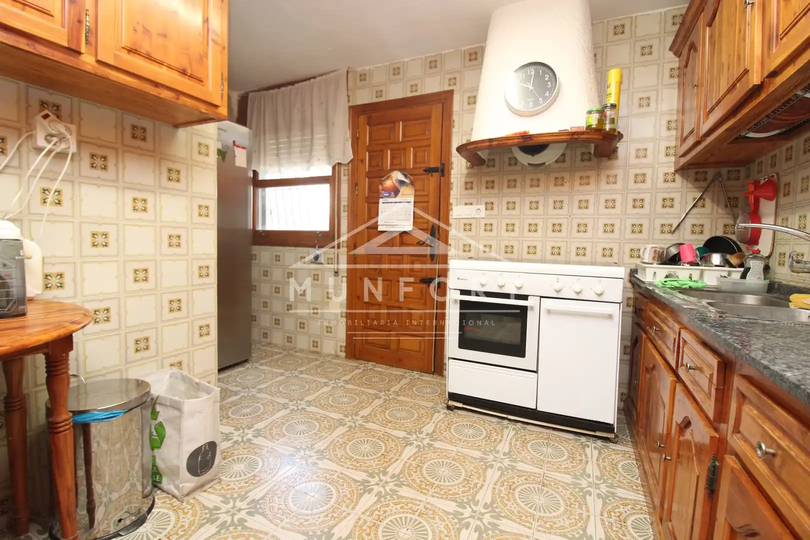 Cuina de Casa o xalet en venda en Pilar de la Horadada amb Jardí privat, Terrassa i Traster