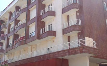 Vista exterior de Pis en venda en Castro-Urdiales amb Calefacció, Parquet i Moblat