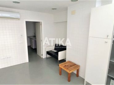 Locale commerciale in vendita a Sant Josep - Zona Hospital