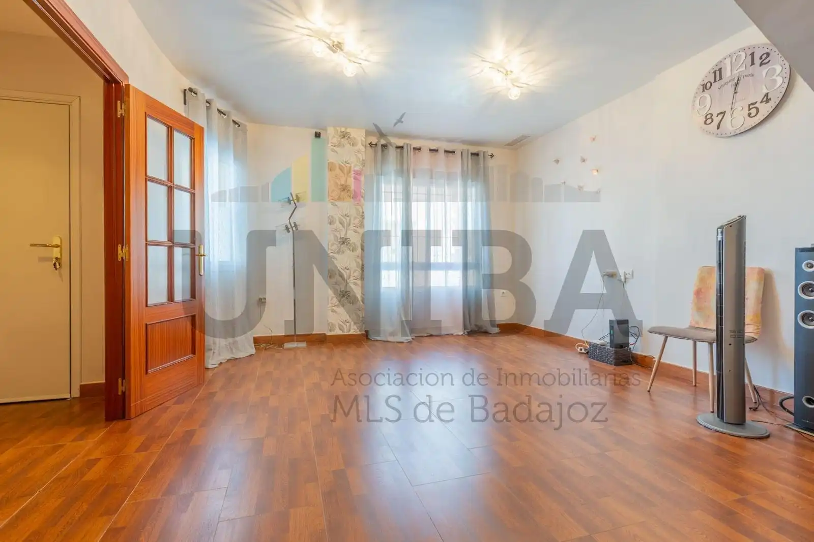 Sala d'estar de Casa adosada en venda en Talavera la Real amb Traster, Moblat i Balcó