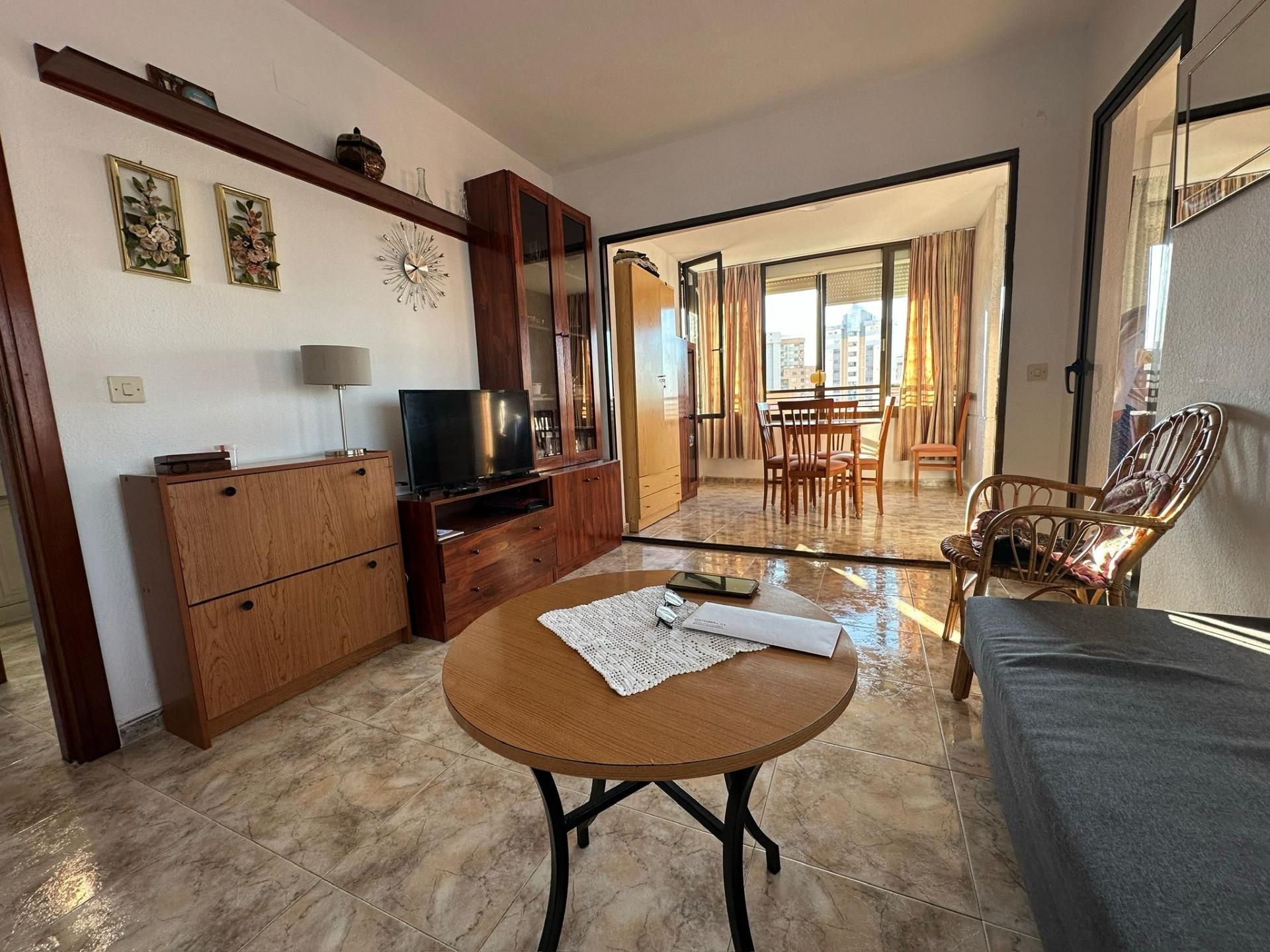 Sala d'estar de Apartament en venda en Benidorm amb Aire condicionat, Calefacció i Jardí privat
