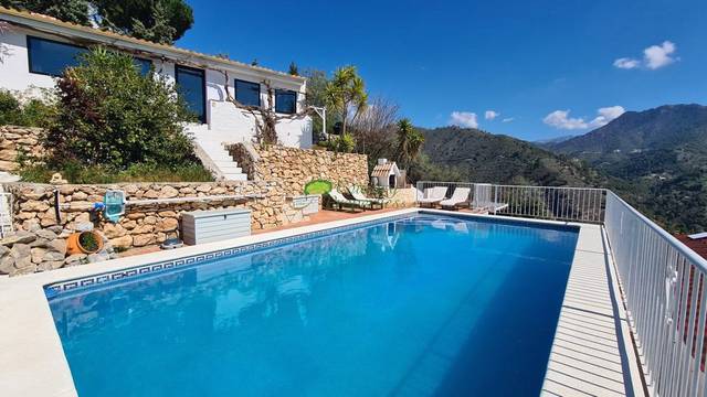 Finca rústica en Venta en Cómpeta