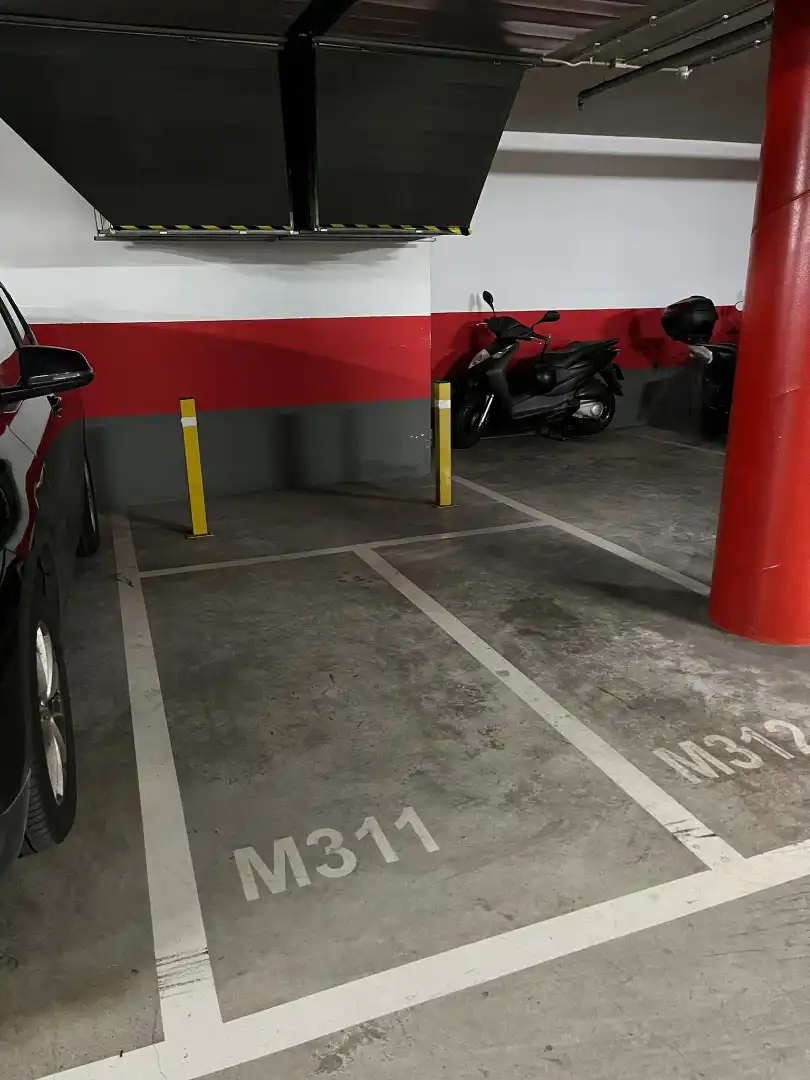 Parkplatz mit Aufzug zum Verkauf in Carrer del Torrent de l'Olla 163