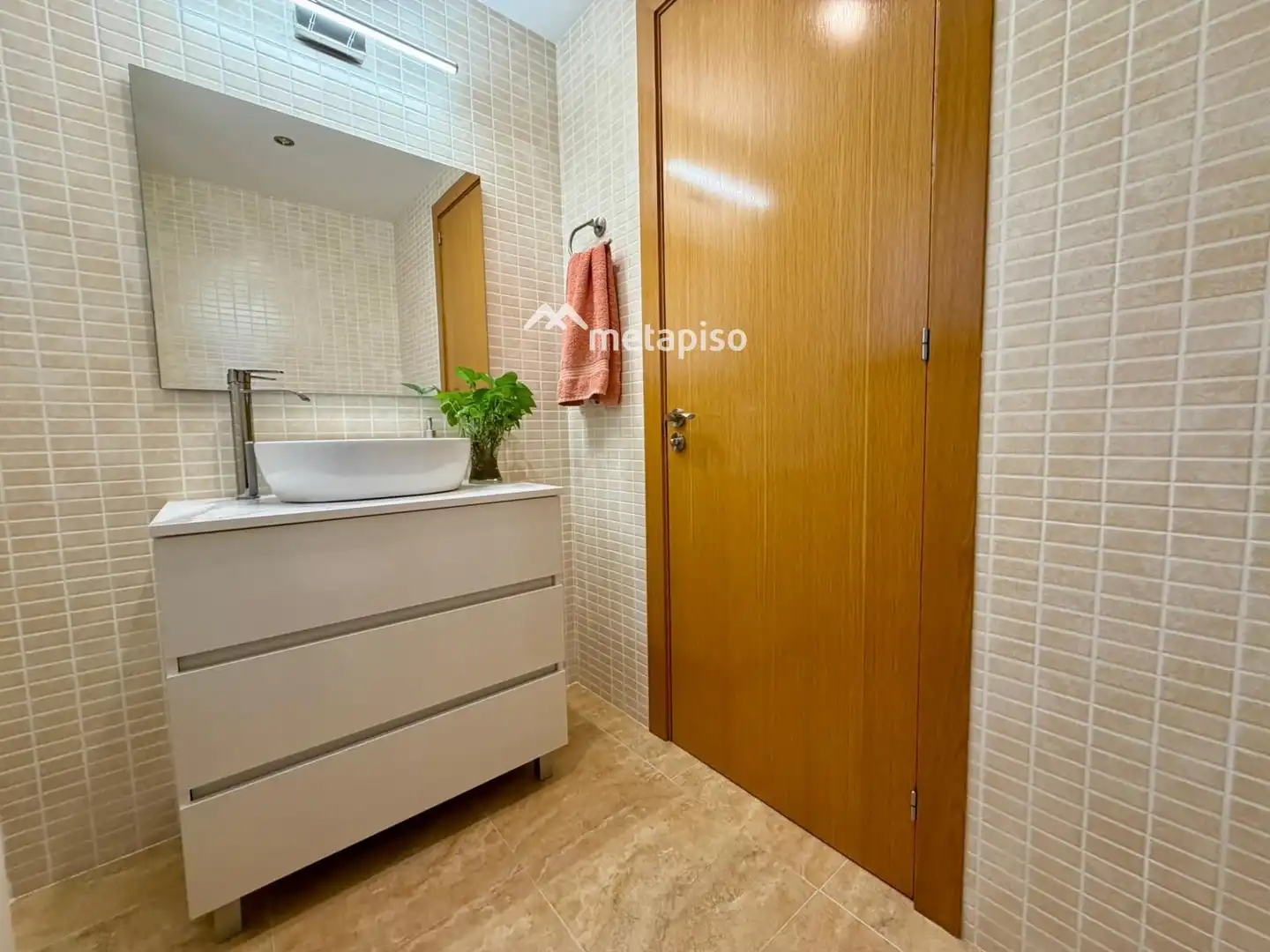 Casa adosada en venta en Santa Margarida I Els Monjos con Aire acondicionado, Calefacción y Terraza