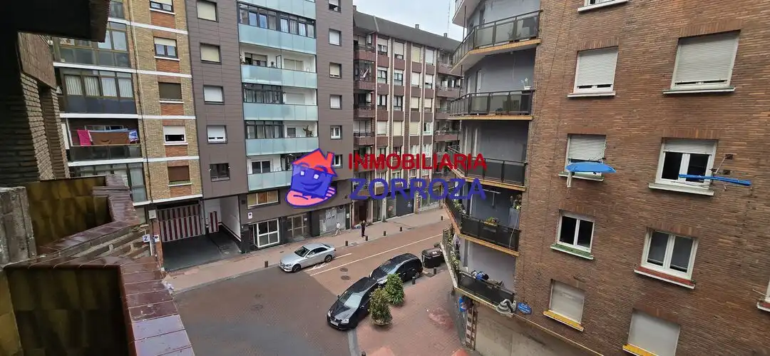 Vista exterior de Piso en venta en Bilbao  con Calefacción, Trastero y Amueblado