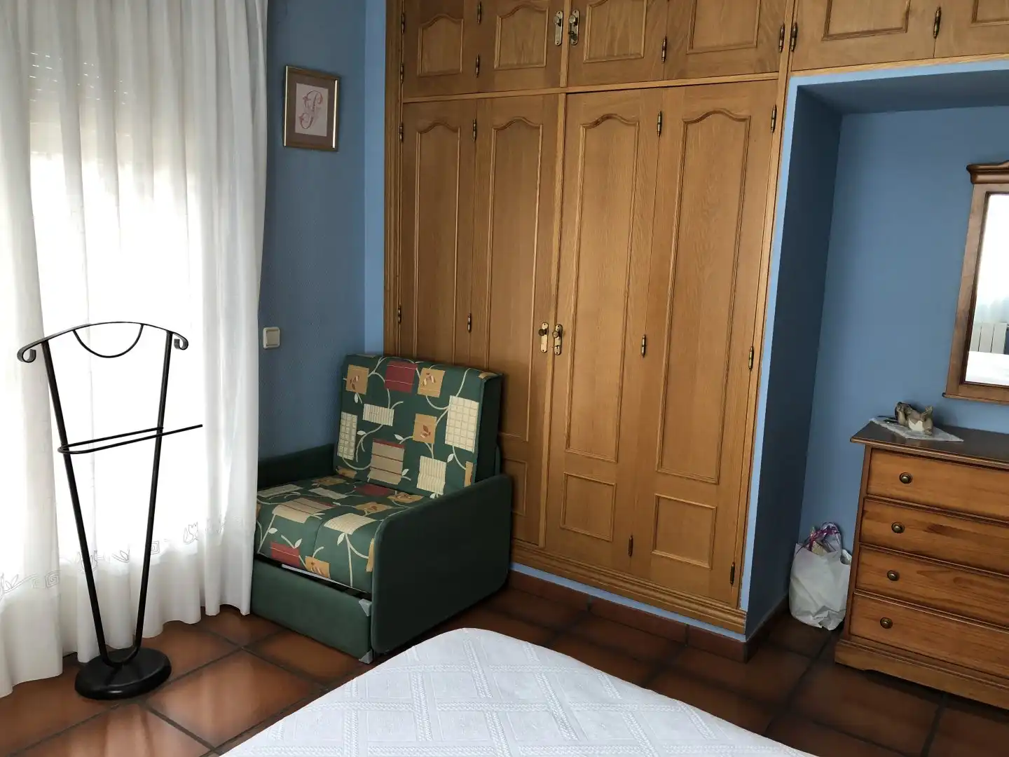 Dormitori de Casa o xalet en venda en La Lastrilla  amb Calefacció, Jardí privat i Traster