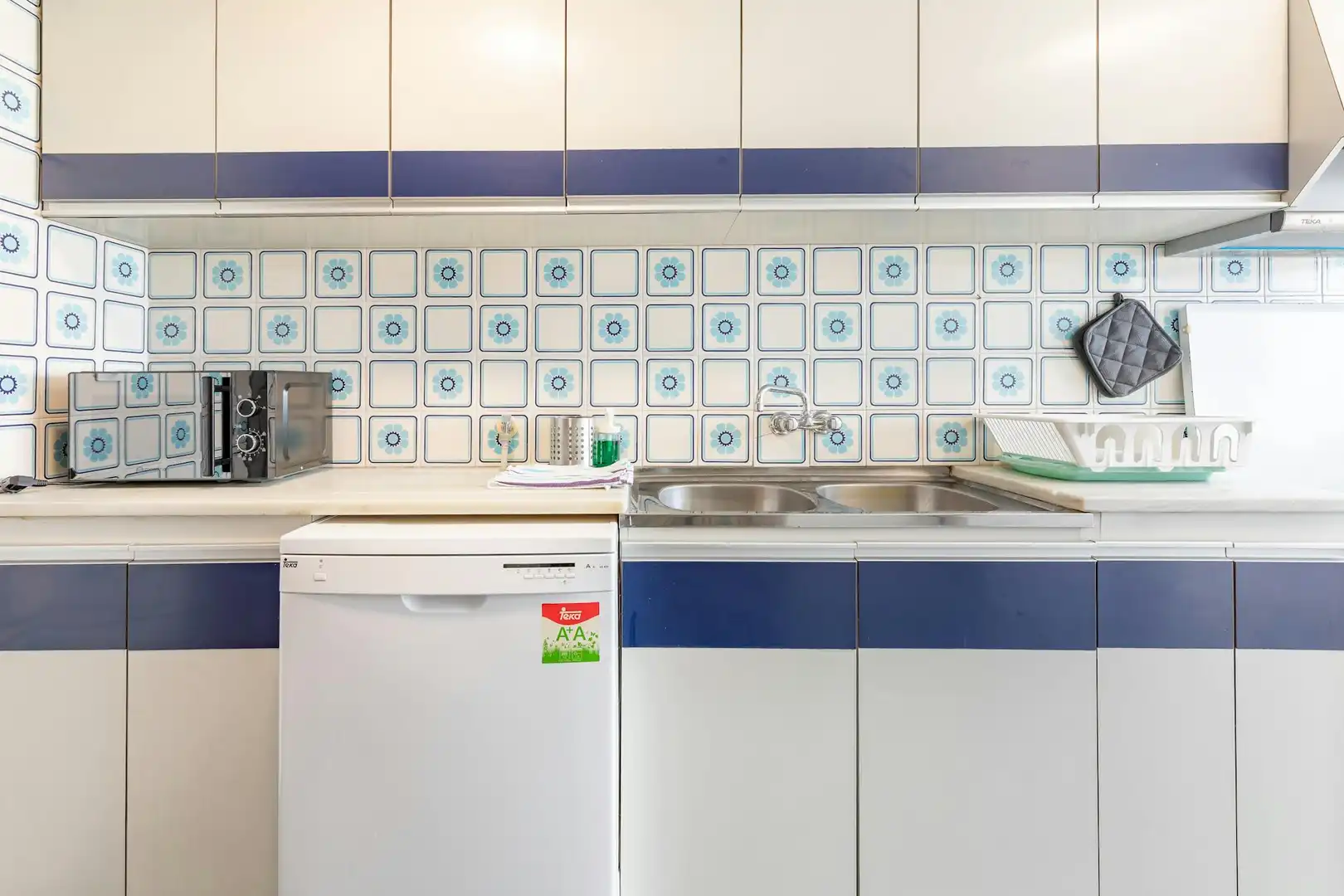 Kitchen of Flat for share in Valencia  with Furnished and Washing machine