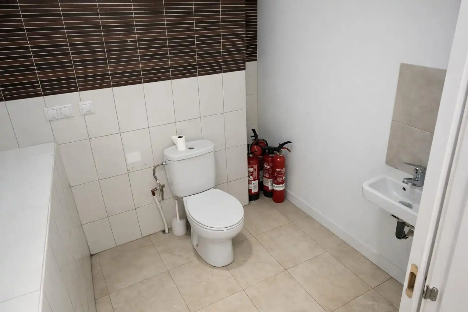 Badezimmer von Geschaftsraum zur Miete in Valencia