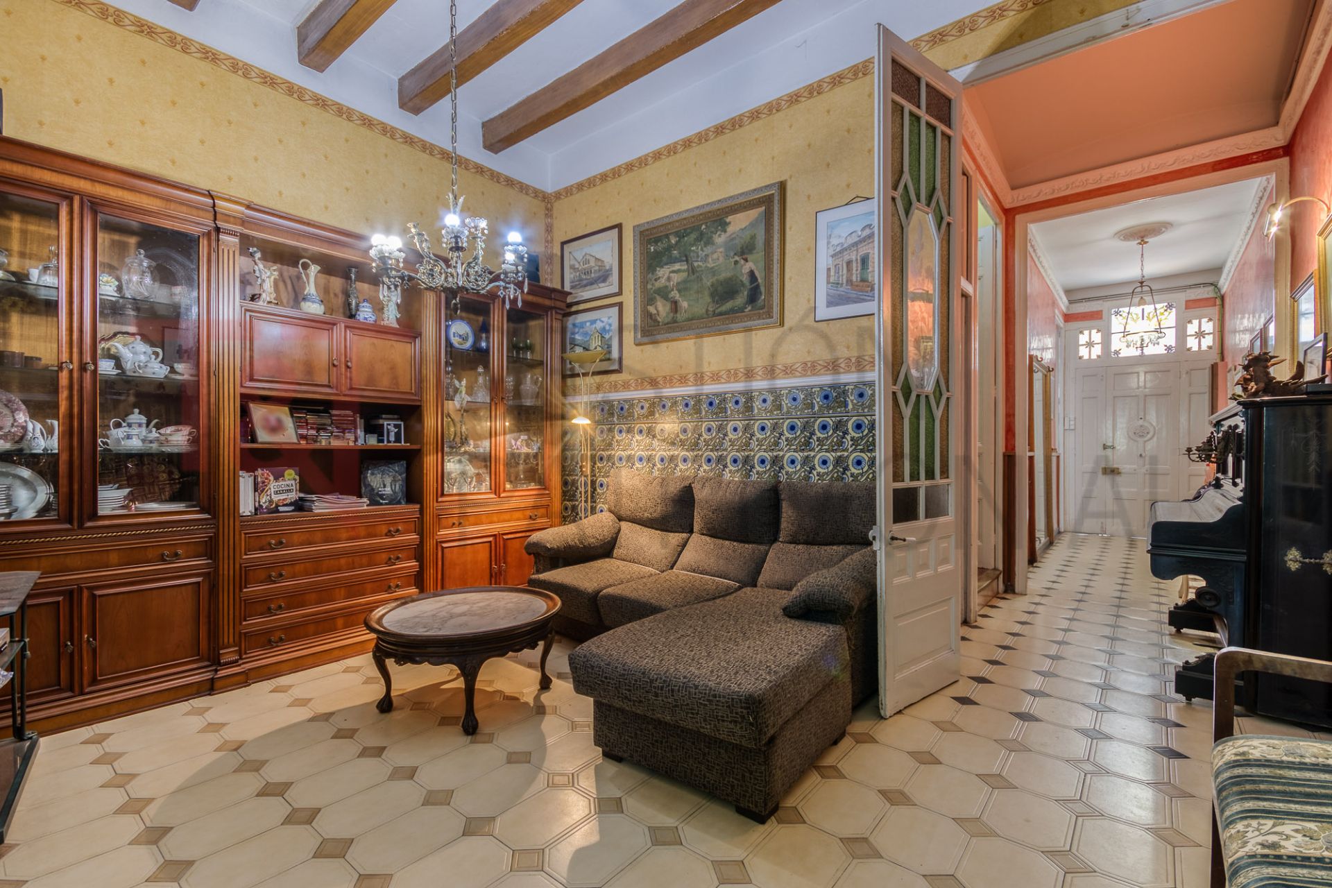 Sala d'estar de Casa o xalet en venda en Calella amb Calefacció, Terrassa i Traster