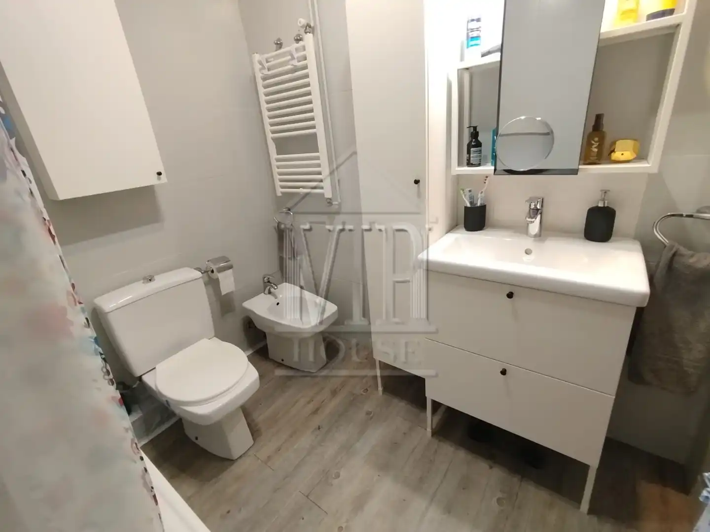 Baño de Piso en venta en Badalona con Aire acondicionado y Amueblado