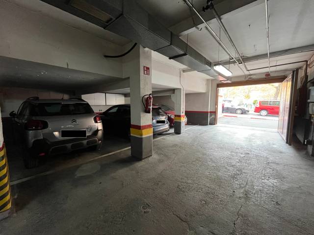 Garaje en Venta en Calle de la Cañada, 25 en Vinateros