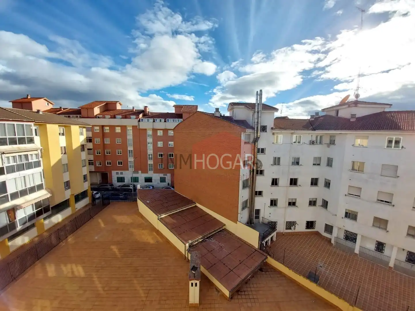 Vista exterior de Pis de lloguer en Ávila amb Parquet, Terrassa i Moblat
