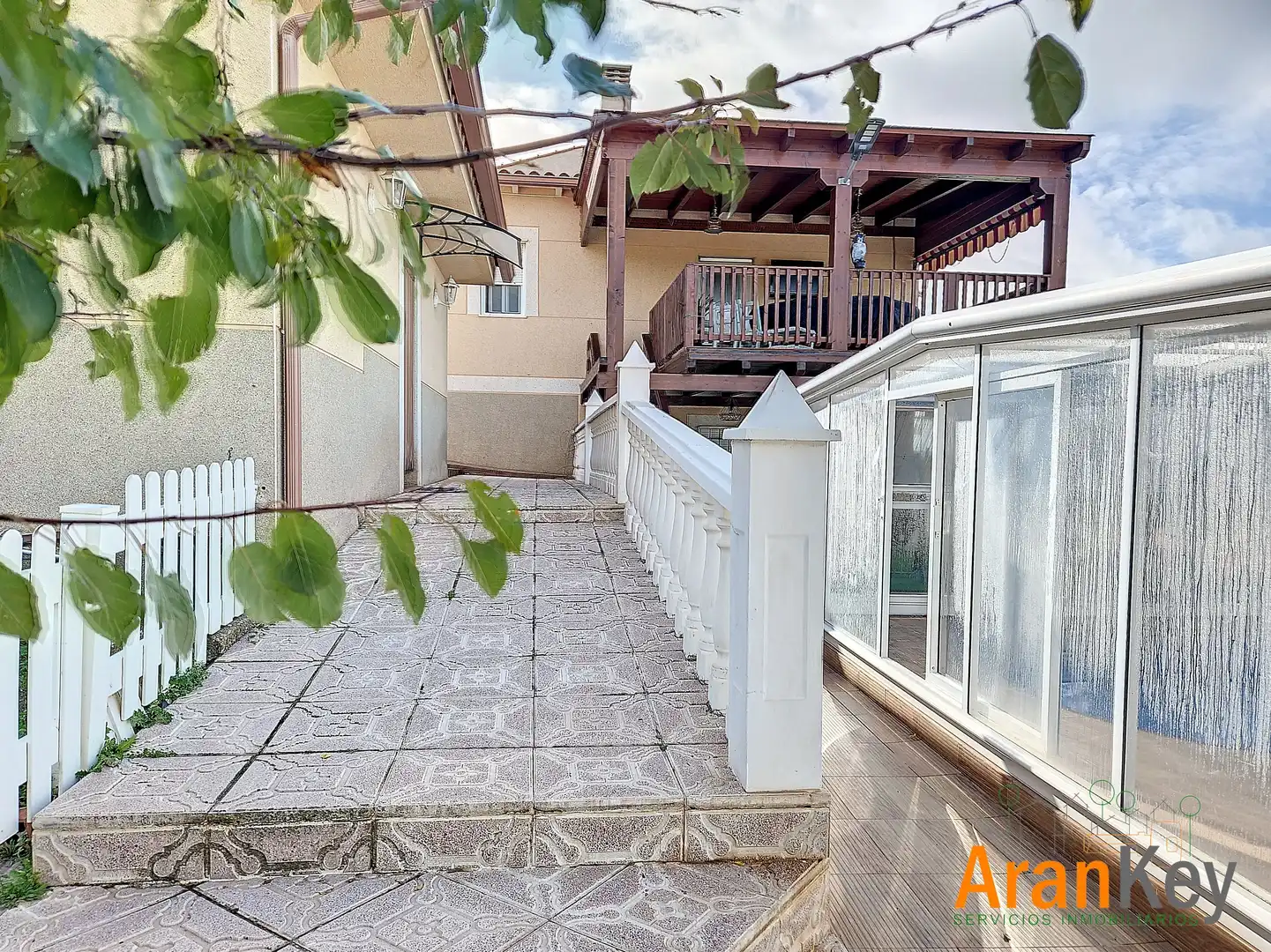 Terrassa de Casa o xalet en venda en Colmenar de Oreja amb Aire condicionat, Calefacció i Jardí privat