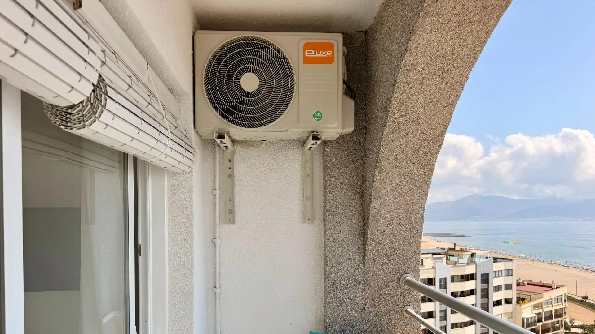 Studio with terrace for sale in Carrer DELTA MUGA, imagen 27