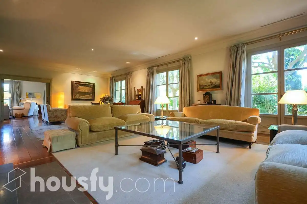 Living room of Houses for sale in Pozuelo de Alarcón  with Air Conditioner, Heating and Private garden