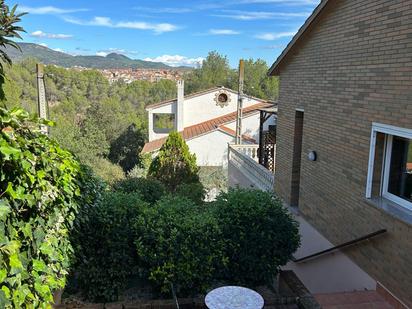 Vista exterior de Casa o xalet en venda en Esparreguera amb Terrassa, Piscina i Balcó