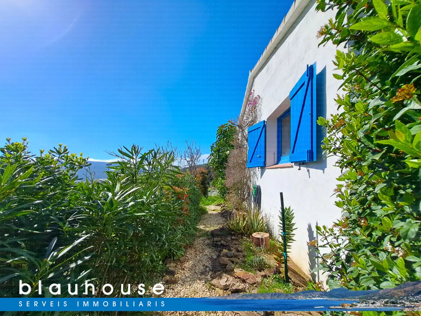 Vista exterior de Casa o xalet en venda en Llançà amb Jardí privat i Terrassa