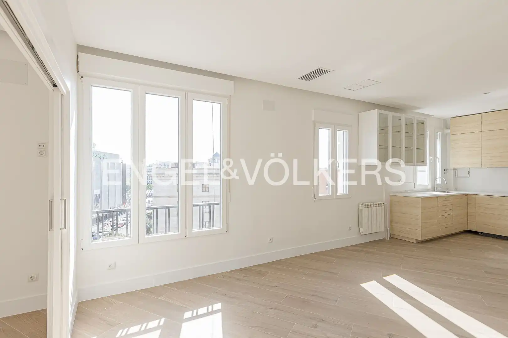 Living room of Flat for rent in Madrid  with Air Conditioner and Heating