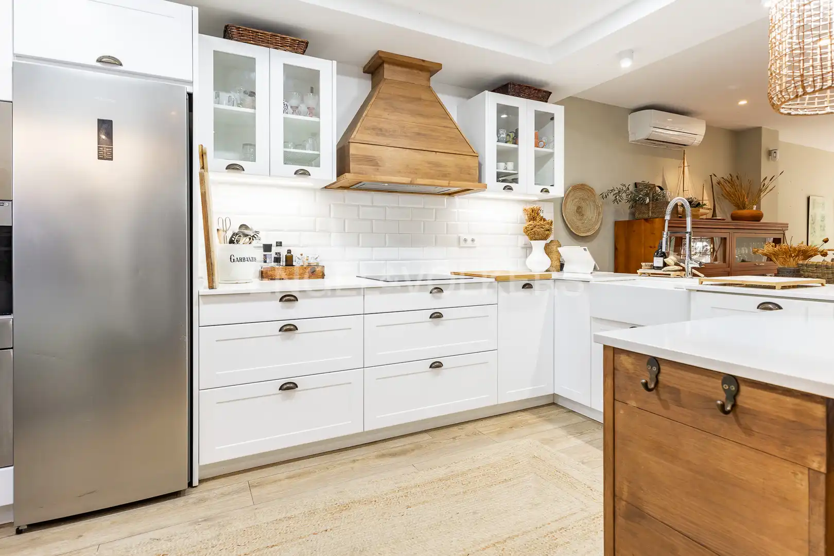 Cocina de Casa o chalet en venta en Badalona con Aire acondicionado, Calefacción y Jardín privado