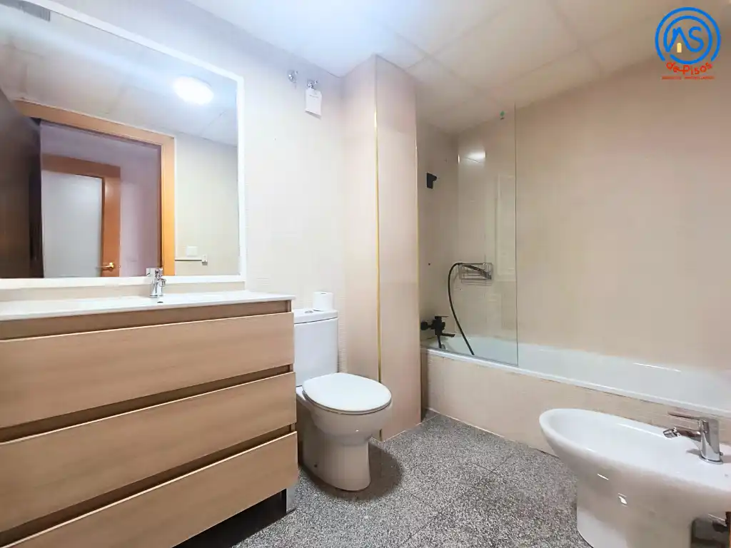 Flat for rent in Calle Ramón y Cajal, 29, Cadrete
