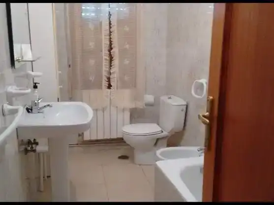 Bany de Casa adosada en venda en Cabezabellosa, Cáceres