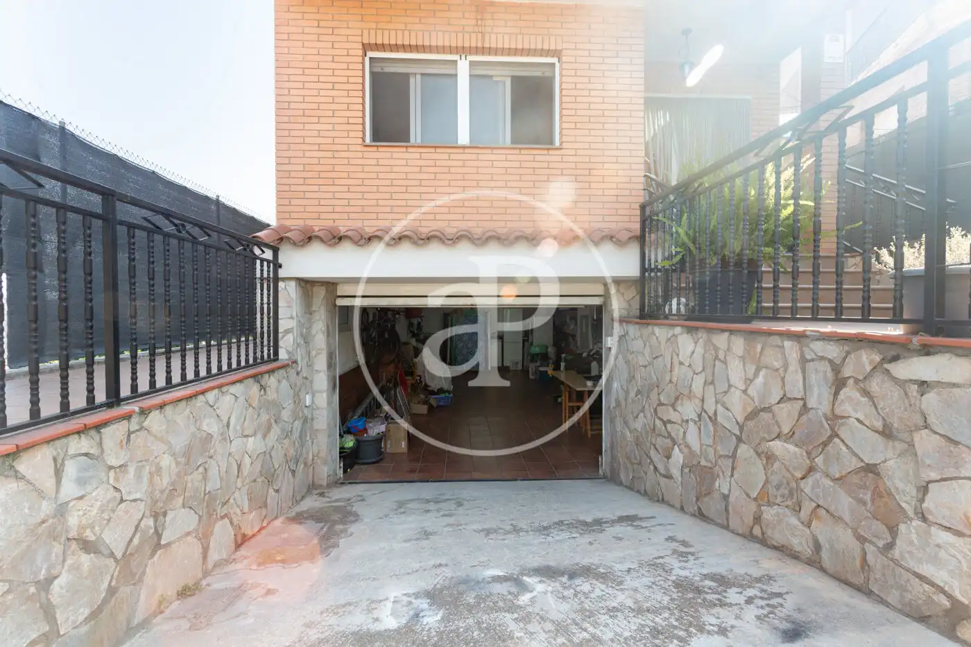 Parking de Casa o chalet en venta en Rubí con Aire acondicionado, Calefacción y Jardín privado