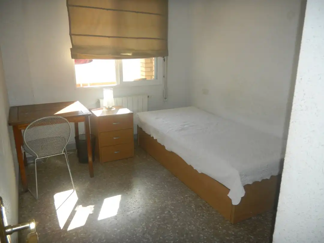 Habitación de Piso de alquiler en Tarragona con Aire acondicionado, Calefacción y Amueblado