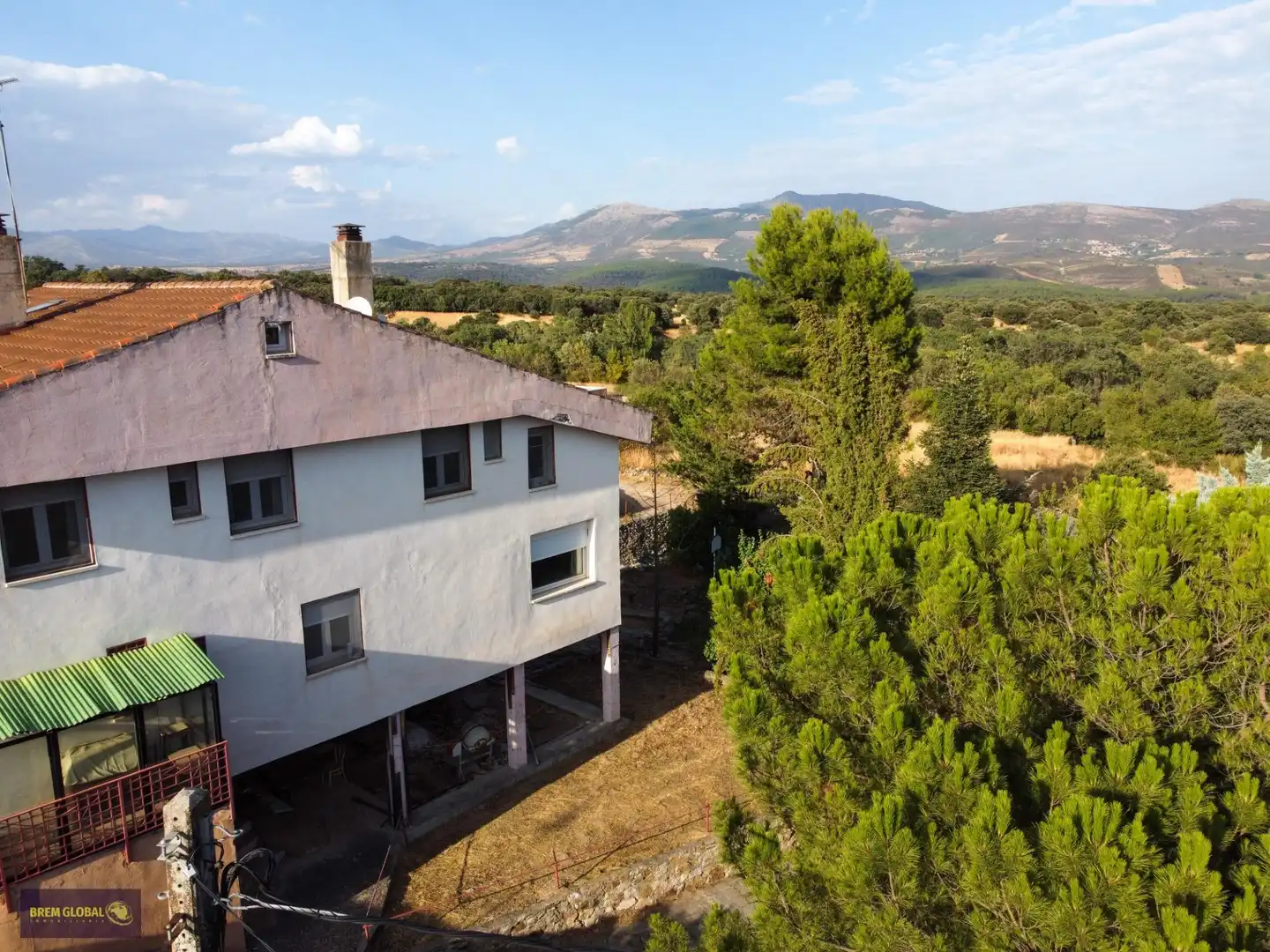 Vista exterior de Casa o xalet en venda en Puentes Viejas amb Jardí privat, Traster i Moblat